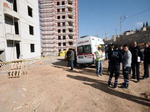 Malatya'da inşaattan düşen hayatını kaybetti