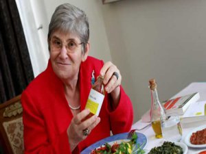 Prof. Dr. Canan Karatay Zeytinyağ anne sütünün aynısıdır !