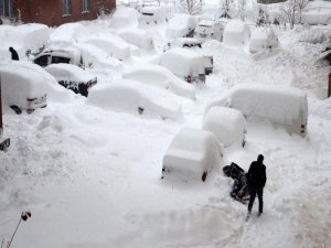 Van'da yoğun kar yağışı