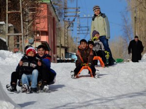 Kars'da Tatil Edilmesi Çocukları Sevindirdi