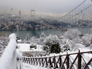Metoroloji Uyardı İstanbul'da Lodos bitiyor kar geliyor! Karın Yağacağı Günler ?