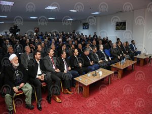 Din adamları Tuşba'da bir arada