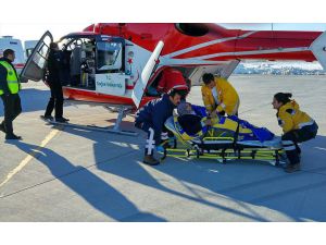 Bingöl'de 4 Hasta Helikopterle Hastaneye Ulaştırıldı
