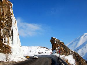 Bitlis'teki 'Deliklitaş' Buz Sarkıtlarıyla Kaplandı