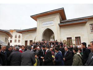 Malatya Somuncu Baba Külliyesinde Ziyaretçi Yoğunluğu