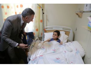 Afgan Çocuk Khurami'nin Ailesini Devlet Bulacak