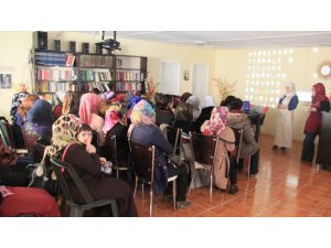 Şemdinli'de Kadınlara Sağlık Semineri