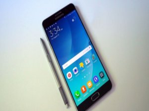Galaxy Note 5 için beklenen güncelleme geldi