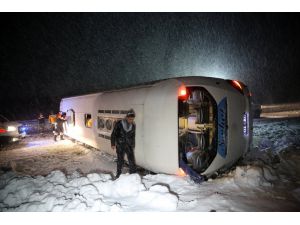 Erzincan'da Yolcu Otobüsünün Devrilmesi