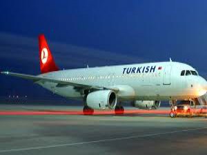 Jakarta'ya gidecek uçağının ekranındaki yazı uçak boşalttı