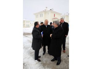 Erzuncan Valisi Kahraman'dan Üzümlü'ye Ziyaret