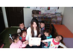 Tuşba Kaymakamlığı, Öğretmen Kaya'yı Ödüllendirdi