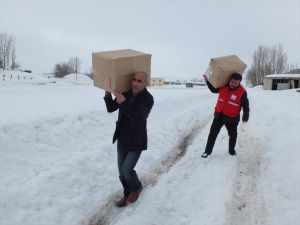 Minik Eller Üşümesin Projesi