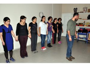 Tuncelili Kadınlar Horon Kursuyla Stres Atıyor