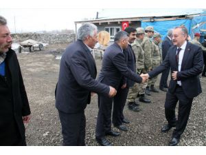 Vali Özdemir'den Şehit Tazegül'ün Yakınlarına Taziye Ziyareti