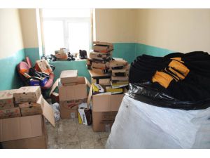 Yüksekova'da 90 Öğrenciye Giyim Yardımı Yapıldı