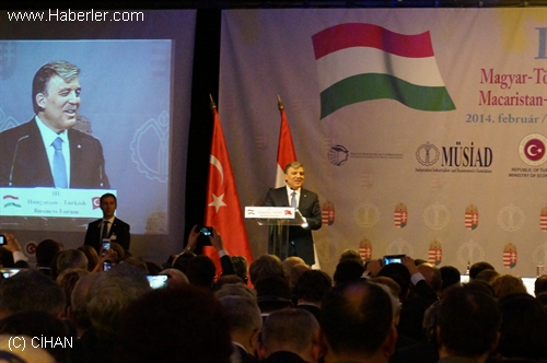 Cumhurbaşkanı Gül: Macaristan'la Rakip Değiliz, Yatırımlar Karşılıklı Olmalı Cumhurbaşkanı Gül: Macaristan'la Rakip Değiliz, Yatırımlar Karşılıklı Olmalı
