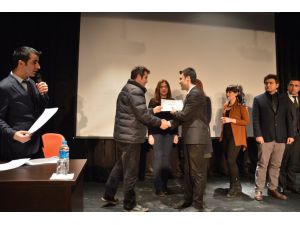 Malazgirt'te, Bağımlılık Semineri Kursiyerlerine Sertifika