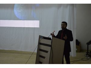 Malazgirt'te Lise Öğrencilerine Seminer Veriliyor
