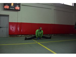 Malazgirt'te Öğrencilere Ve Öğretmenlere Kick Boks Dersi Veriliyor