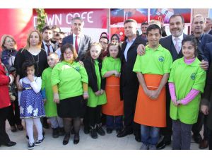 Elazığ'da 'Down Kafe' Açıldı