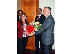 Aday Öğretmenler Vali Özdemir'i Ziyaret Etti