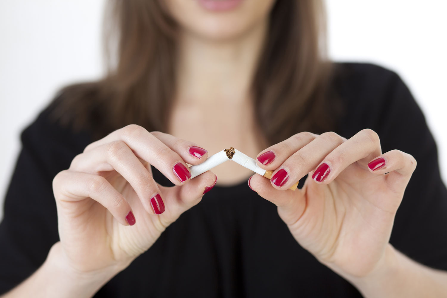 Sigara Erkeklerden çok Kadınlara zarar veriyor peki neden