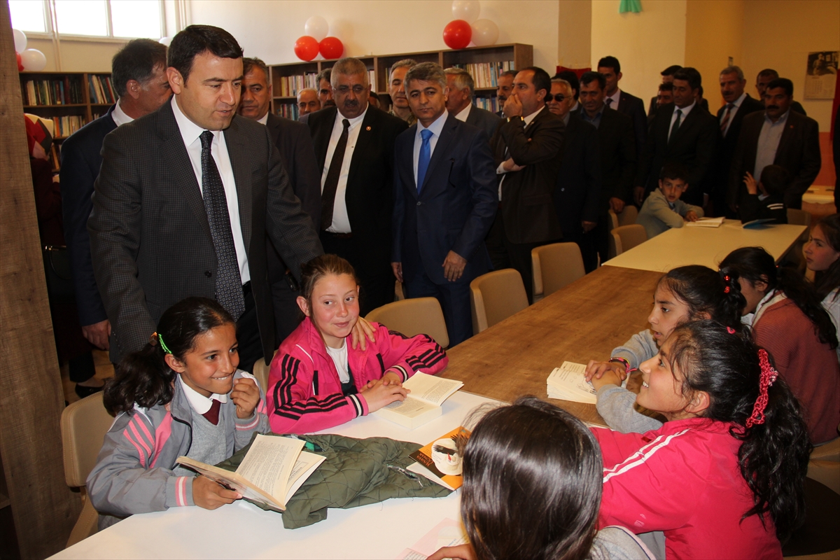 Hamur'da kütüphane açılışı