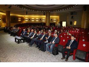 'Türkiye'de Yeni Anayasa Arayışları Ve Hükümet Sistemi Tartışmaları' Paneli