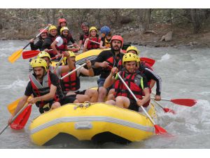 Erzincan'da Rafting Keyfi