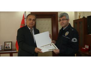 Elazığ'da Başarılı Emniyet Personeli Altınla Ödüllendirildi
