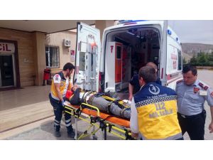 Malatya'da Motosikletin Devrilmesi Sonucu 2 Kişi Yaralandı
