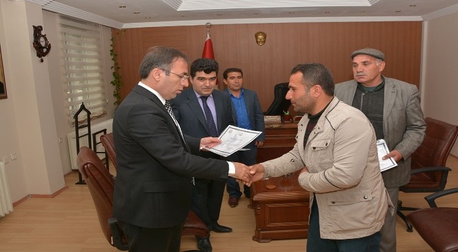 Çatak'ta Başarılı Çiftçiler Ödüllendirildi