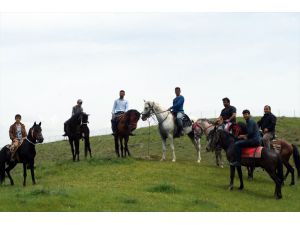 Erciş'te Rahvan At Yarışları