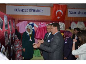 Çatak Hem'de Yıl Sonu Sergisi