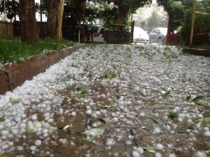 Palu'da Sağanak Ve Dolu Etkili Oldu