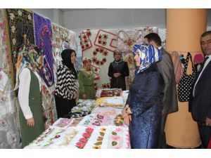 Ağrı Halk Eğitim Merkezinde Sergi Açılışı