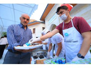 Somuncu Baba Külliyesi'nde Geleneksel İftarlar Başladı