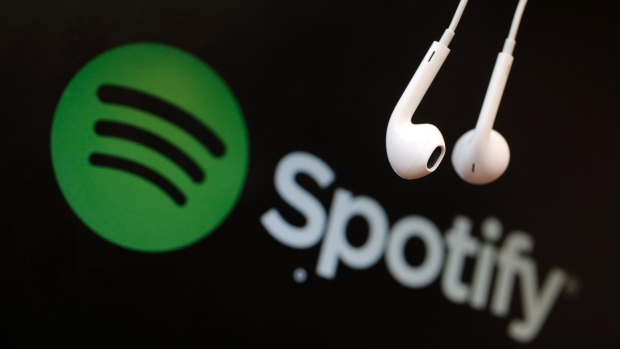 Spotify, Apple'ın tehdidine rağmen bir virajı daha aşdı