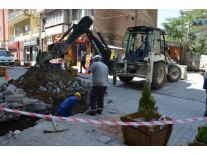 Kanalizasyon Çalışmaları Sırasında Doğalgaz Borusu Patladı