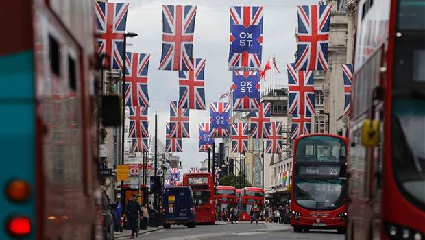 İngiltere'de işe alımları başlatılı