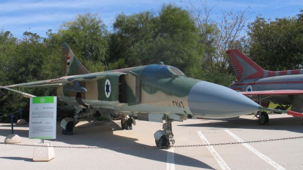 Suriye'de savaş uçağı yere çakıldı