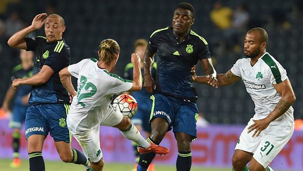 Fenerbahçe Emenike İle Panathiniakos'u Devirdi