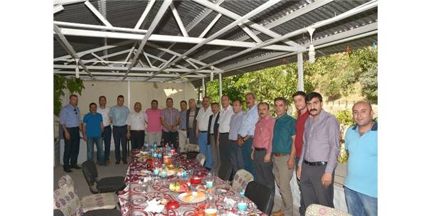 Tayini Çıkan Müdüre Veda Yemeği