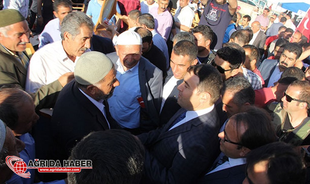 Vali Işın Halka Hitap Etti