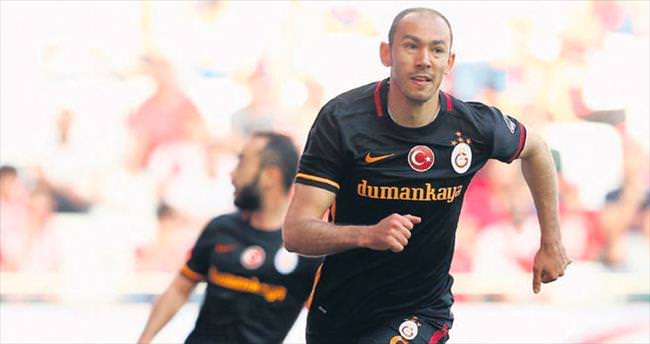 Galatasaray 4 Oyuncu İle Yollarını Ayırdı