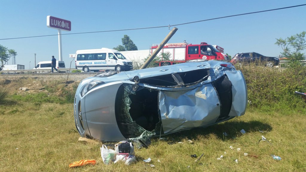 Manavgat'ta Otomobil Takla Attı: 4 Yaralı