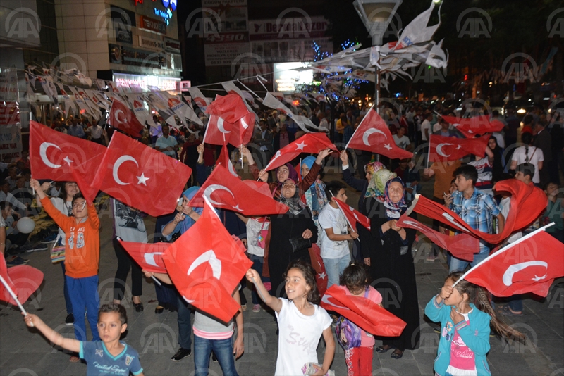 Bitlis'te Milli İrade Nöbeti Devam Ediyor