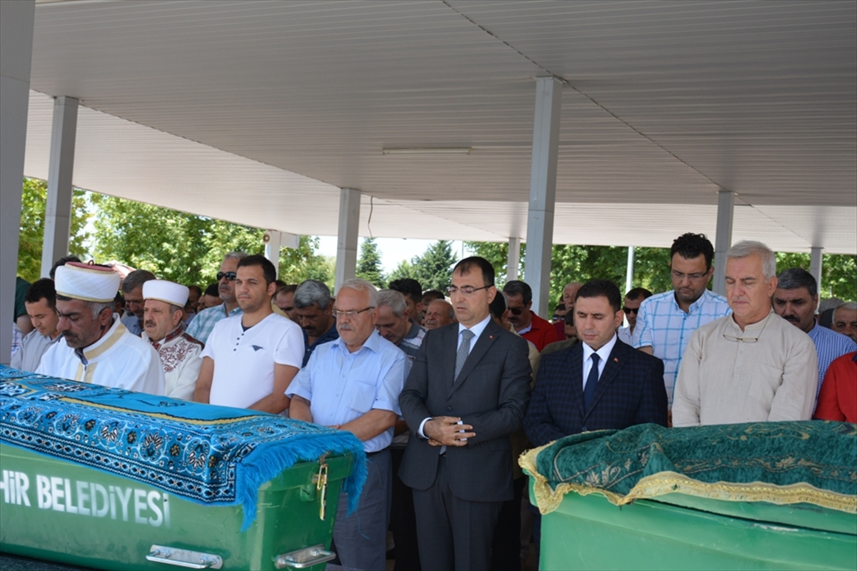 Malatya Valisi Toprak, Cenaze Törenine Katıldı