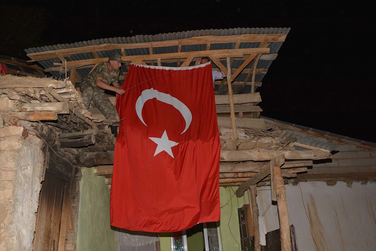 Şehitin Çatak'taki Baba Evine Acı Haber Verildi